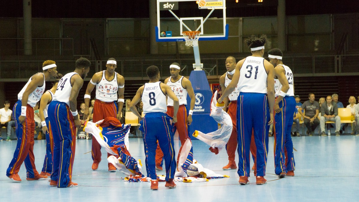 O Fotomagazin / Harlem Globetrotters in der TipsArena 2016